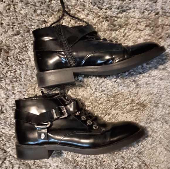 ▪Black Moto-Style Ankle Boots▪ - Picture 4 of 5